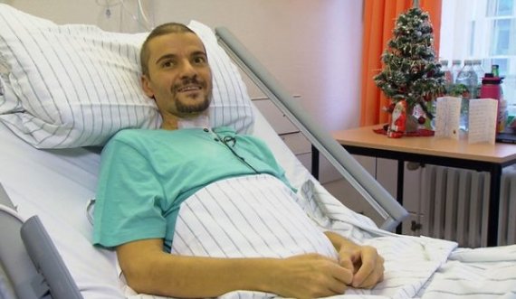 Mediumi gjerman shkruan për Valon Krasniqin që e fitoi betejë me koronavirusin dhe u zgjua nga koma