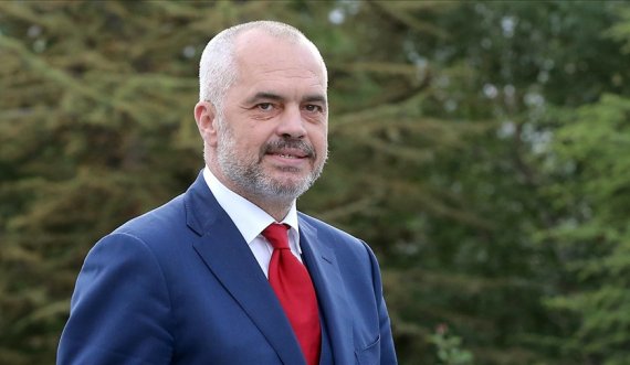 Edi Rama “ia fal” vilën komentuesit