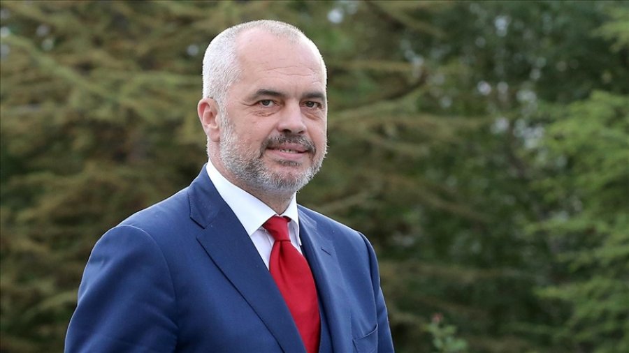 Edi Rama “ia fal” vilën komentuesit