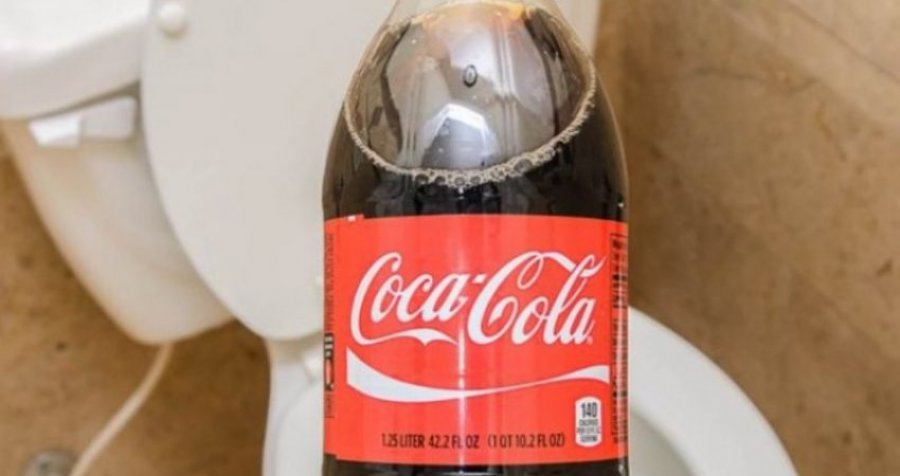 Do të befasoheni sa gjëra mund të pastroni në shtëpi me 'Coca-Cola'