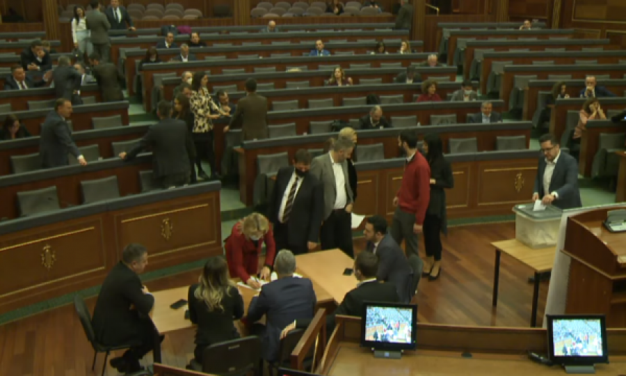 Rundi i dytë i votimit për gjykatës të Kushtetueses: Qorrolli dhe Jashari më pak të votuarit