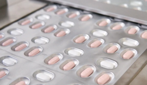 Shteti pranon kontingjentin e parë të pilulave kundër koronavirusit