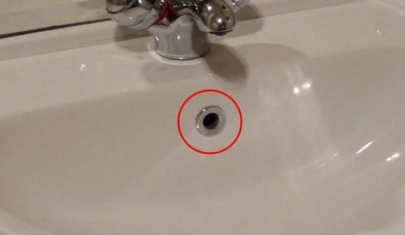 Ka dy funksione: A e dini se për çfarë shërben vrima e vogël në lavaman?