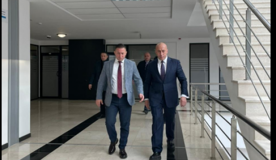 Haradinaj i shkon në zyrë Mehajt, tregon arsyen