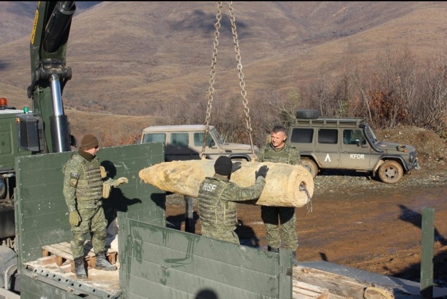 FSK shkatërron bombën 907 kilogramshe në Merdare