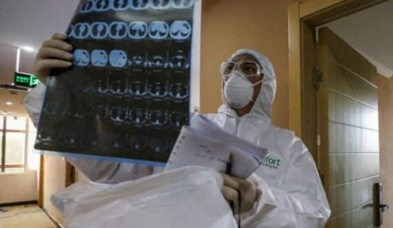 Sa është mundësia e depërtimit të koronavirusit direkt në mushkëri
