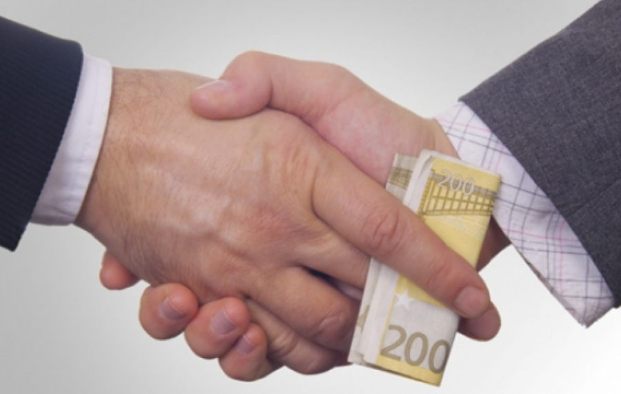 Korrupsioni veç po trashet, nuk luftohet nga të korruptuarit në pushtet
