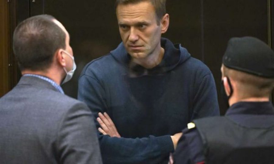 Qesharake: Rusia ankohet pse në seancën e Navalnyt ka diplomatë të huaj