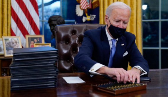 Biden njofton kufizim të armëve