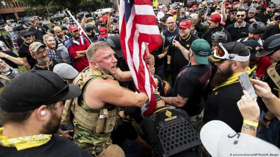 Kanadaja shpall “Proud Boys” grup terrorist
