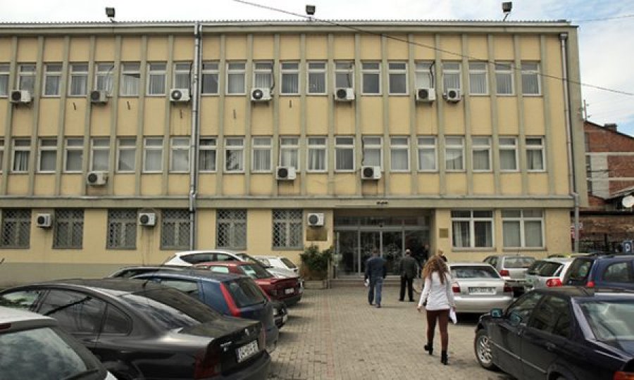 Gruaja i vdiq pas rrahjes e hedhjes për asfalti, dënohet me 15 vjet burgim kosovari