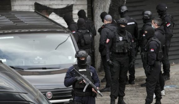 Serbia arreston tifozë të futbollit, dyshohen për vepra kriminale