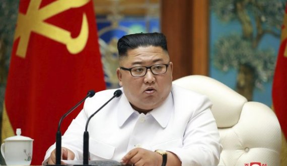 “Dorëzohet” Koreja Veriore, i kërkon botës vaksina kundër Covid-19
