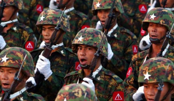 Pasi organizoi puç, ushtria e Birmanisë bllokon qasjen në Facebook