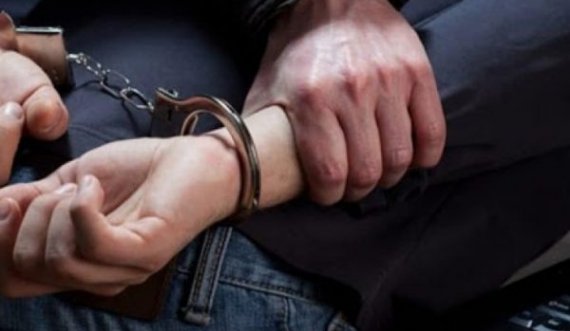 Arrestohet një 54-vjeçar në Prishtinë, e përcjellte dhe e ngacmonte një person