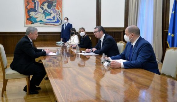 Frika e Vuçiqit  se njohja e Izraelit për Kosovën do të lëviz gjërat brenda BE’së, takon ambasadorin sllovak
