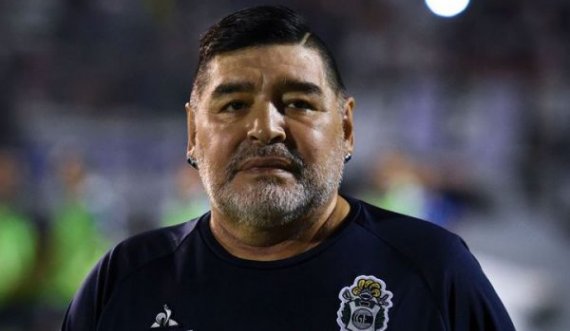 “Bullafiqi po vdes”, deklarata e mjekut të Maradonës një ditë para vdekjes së legjendës së futbollit