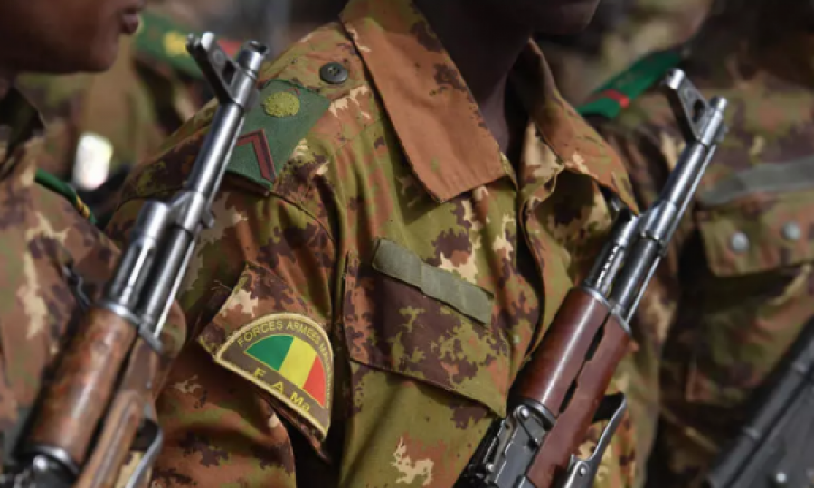 Dhjetë ushtarë të Malit vriten në sulmin që dyshohet se u krye nga xhihadistët