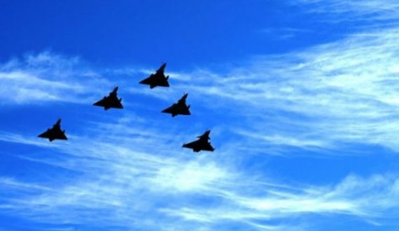 Blindohet Greqia, avionët luftarakë mbi qiellin e Egjeut dërgojnë një mesazh për Turqinë