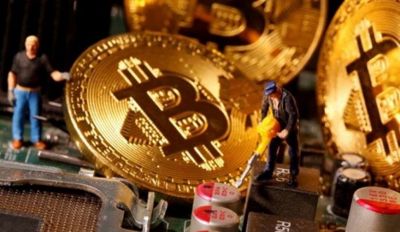 Ia “sekuestrojnë” Bitcoinët që kapin vlerën e 50 milionë eurove, i akuzuari refuzon t’ua jap fjalëkalimin për qasje në llogari