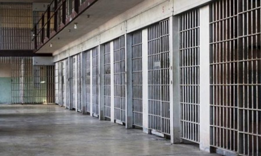 Vdes një i burgosur në Dubravë