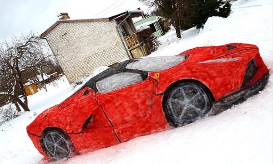 S’kishte para ta blinte, por bën vetë një Ferrari prej bore