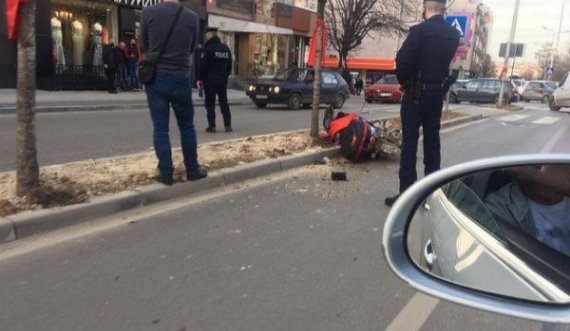 Një i lënduar nga aksidenti që ndodh në mes të kryeqytetit