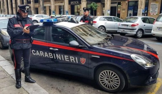 Arrestohet ish-mesfushori i Lazios, policia i sekuestron kokainë dhe 210 mijë euro