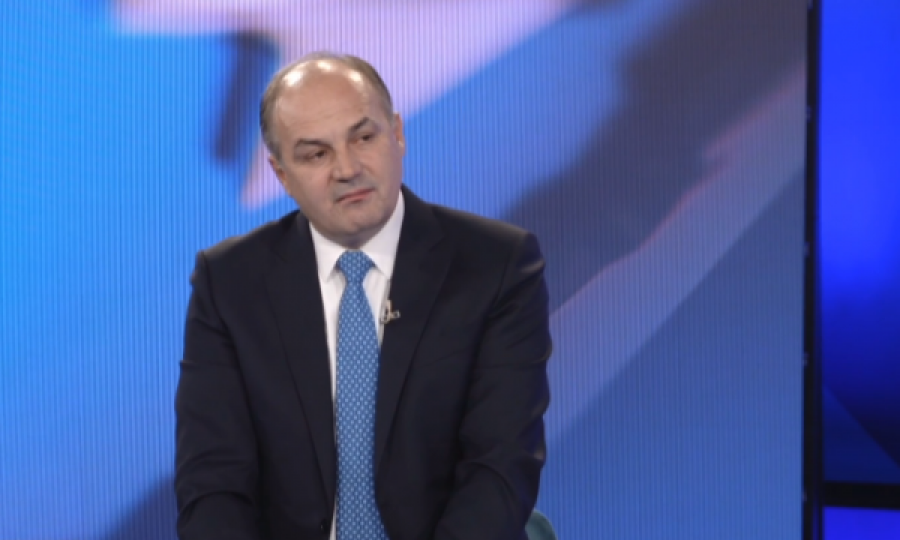 Hoxhaj për akuzat e Fatmir Limajt: Në Nisma nuk njihen për lexim librash