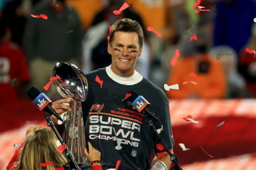 Tom Brady fiton edhe një tjetër titull në Super Bowl