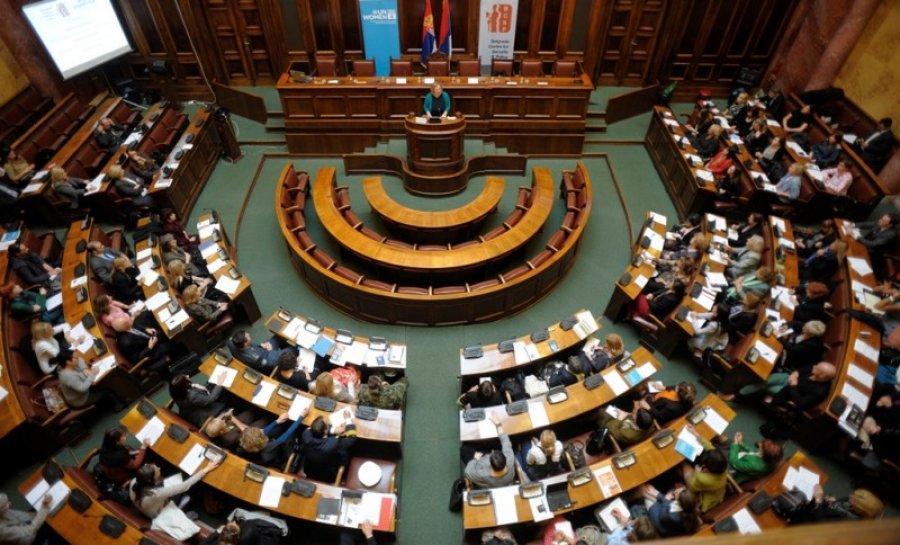 Krerët e Serbisë në mbledhje për mafinë, merren me letrën e Biden