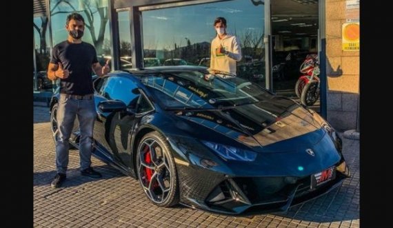 Trincao e feston golin e parë me Barcelonën duke blerë Lamborghini