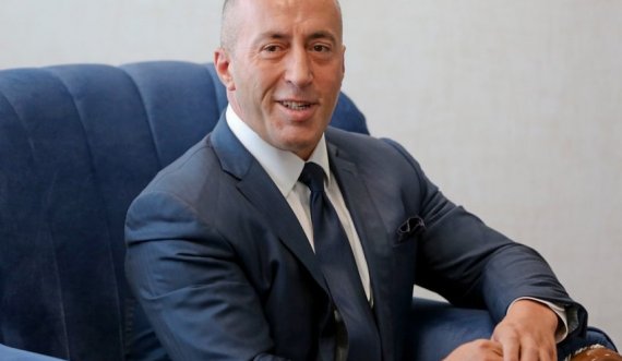 Ramush Haradinaj s’heq dorë nga këndimi, kjo është performanca e mbrëmshme e tij