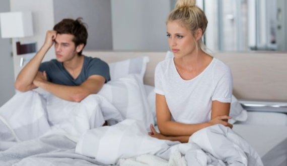 “Mund edhe të shtrihet mes nesh në shtrat”, 34-vjeçarja tregon se si ish e dashura e partnerit të saj po i shkatërron marrëdhënien prej tre vitesh