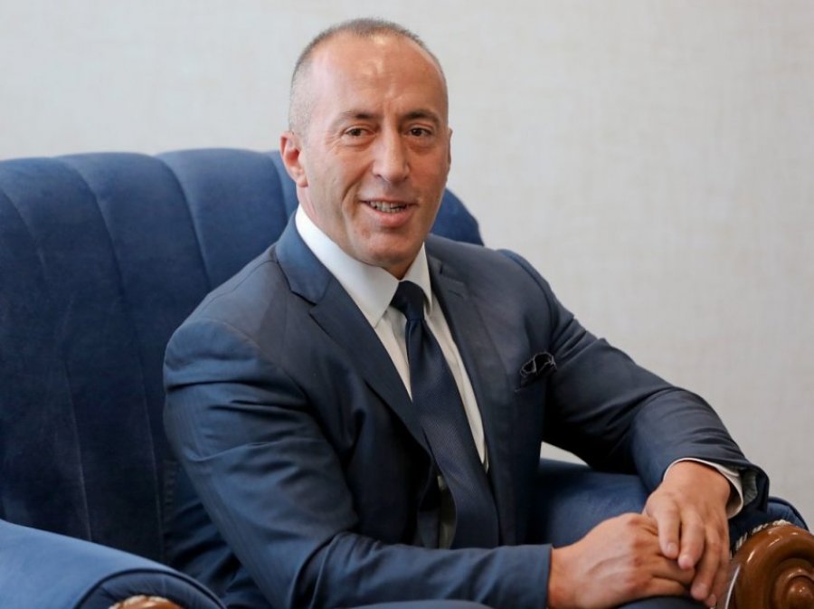 Ramush Haradinaj s’heq dorë nga këndimi, kjo është performanca e mbrëmshme e tij