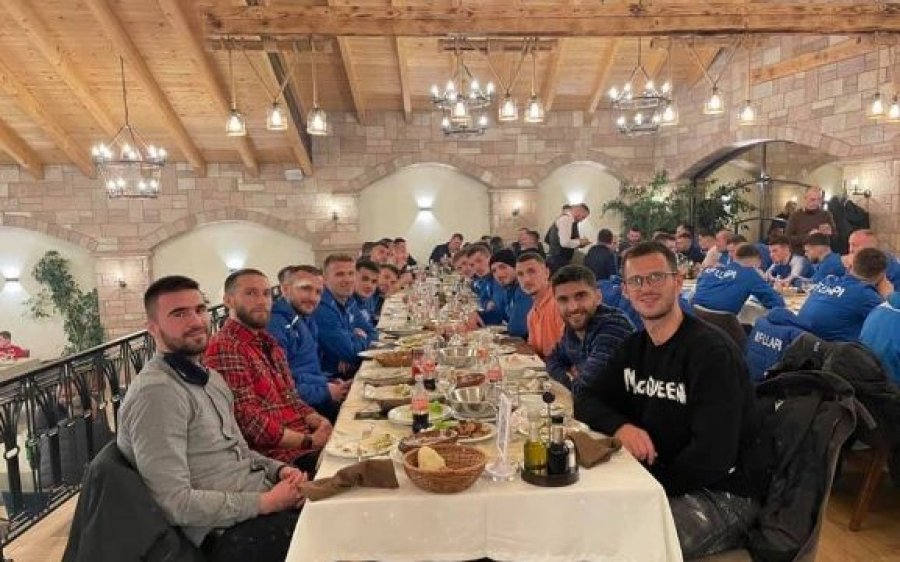 Leci thumbon Dritën: Me rëndësi dikush po i përfaqëson ngjyrat bardh e kaltër