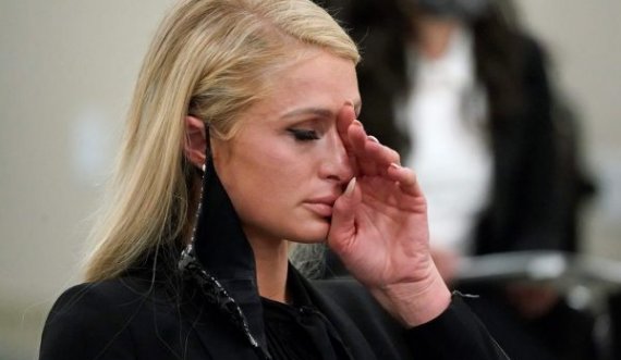 Paris Hilton tregon me lot në sy: Dy të panjohur më rrëmbyen natën dhe më zhveshën