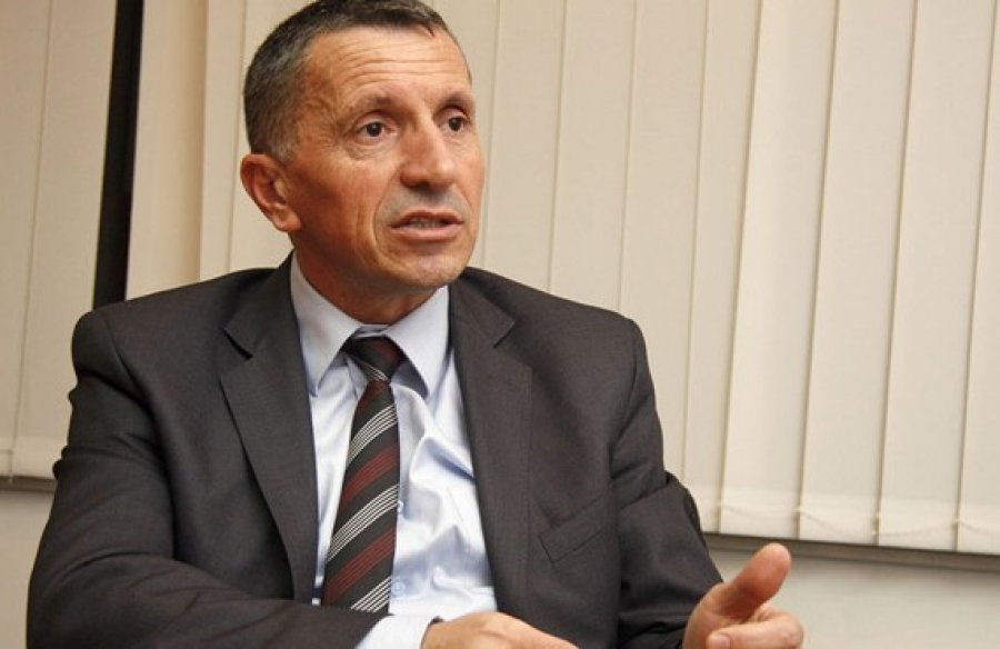 ‘Diskriminim dhe fyerje ndaj shqiptarëve’, Kamberi thirrje institucioneve ndërkombëtare që të reagojnë