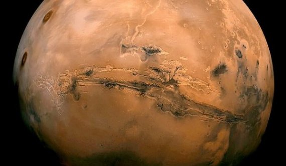 Studimi i shkencëtarëve: Marsi mund të ketë qenë i banueshëm