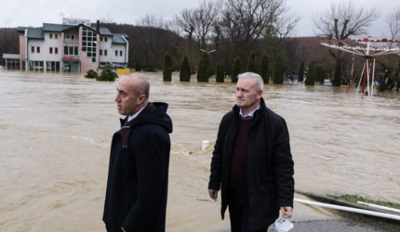 Haradinaj viziton Klinën pas vërshimeve: Gjendja alarmante