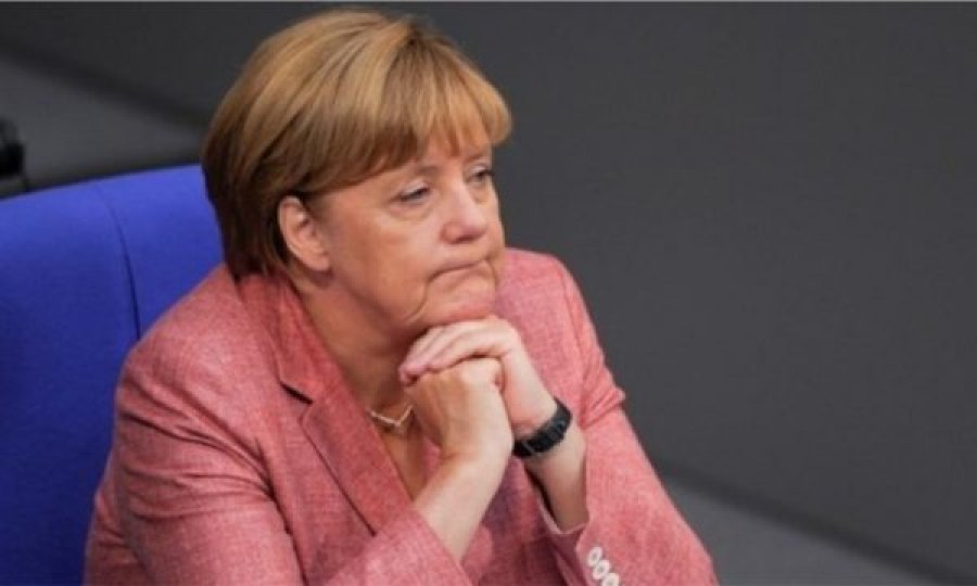 Kancelarja Merkel: Të përgatitemi, variantet e reja të koronavirusit mund të sjellin valën e tretë