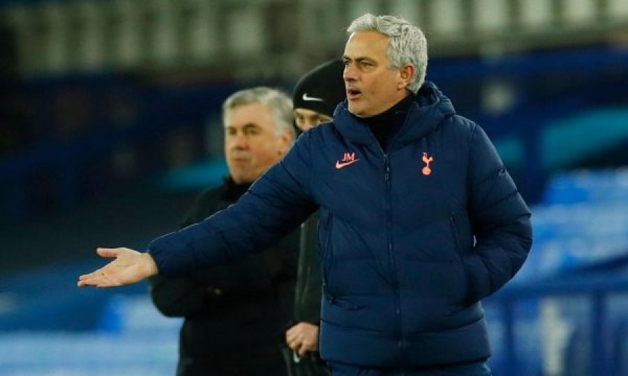 Mourinho: “Ishim më të mirë, pastaj në pesë minuta, gabim, gabim, gabim, gol, gol, gol”