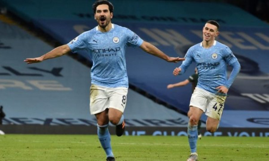 Manchester City e “shkel” Tottenhamin