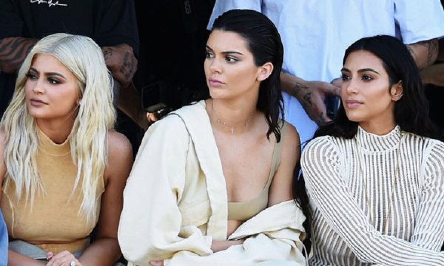 Zhvishen motrat Kardashian, “çmendin’ fansat me fotot e tyre