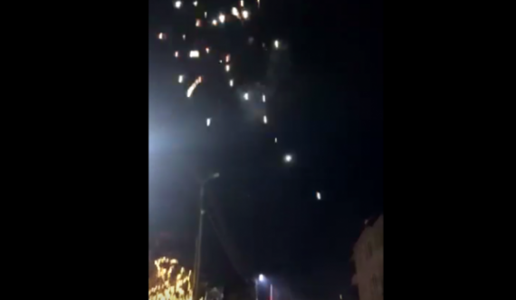 Vetëvendosje nis festën, fishekzjarre te selia