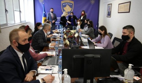 Përfaqësues të Ambasadës amerikane vizitojnë dhomën operative për zgjedhje të Prokurorit të Shtetit
