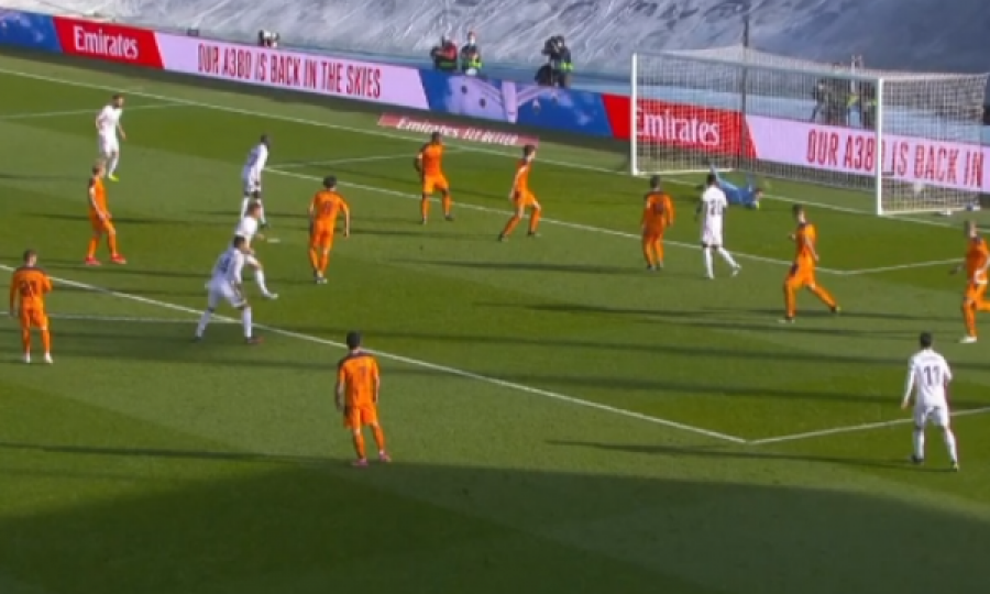 Real Madridi e dyfishon epërsinë kundër Valencias