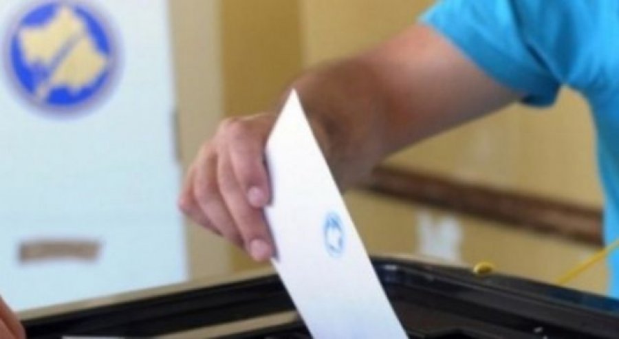 Në Gjakovë procesi i votimit  fillon 30 minuta me vonesë