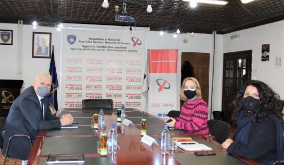 Ambasadorja e Suedisë konfirmon mbështetjen për Agjencinë Kundër Korrupsionit
