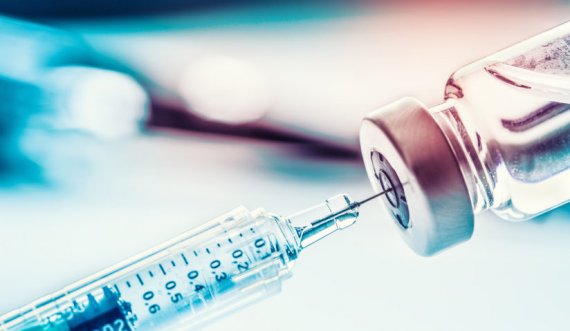 Serbia i dhuron 2 mijë doza të vaksinës ruse Malit të Zi